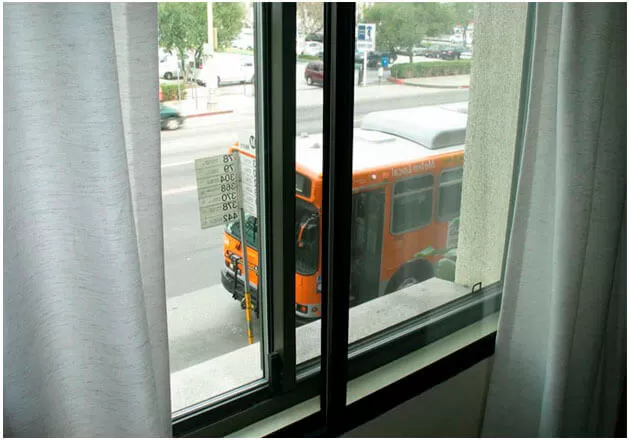חלונות לא מבודדים חלונות לא מבודדים